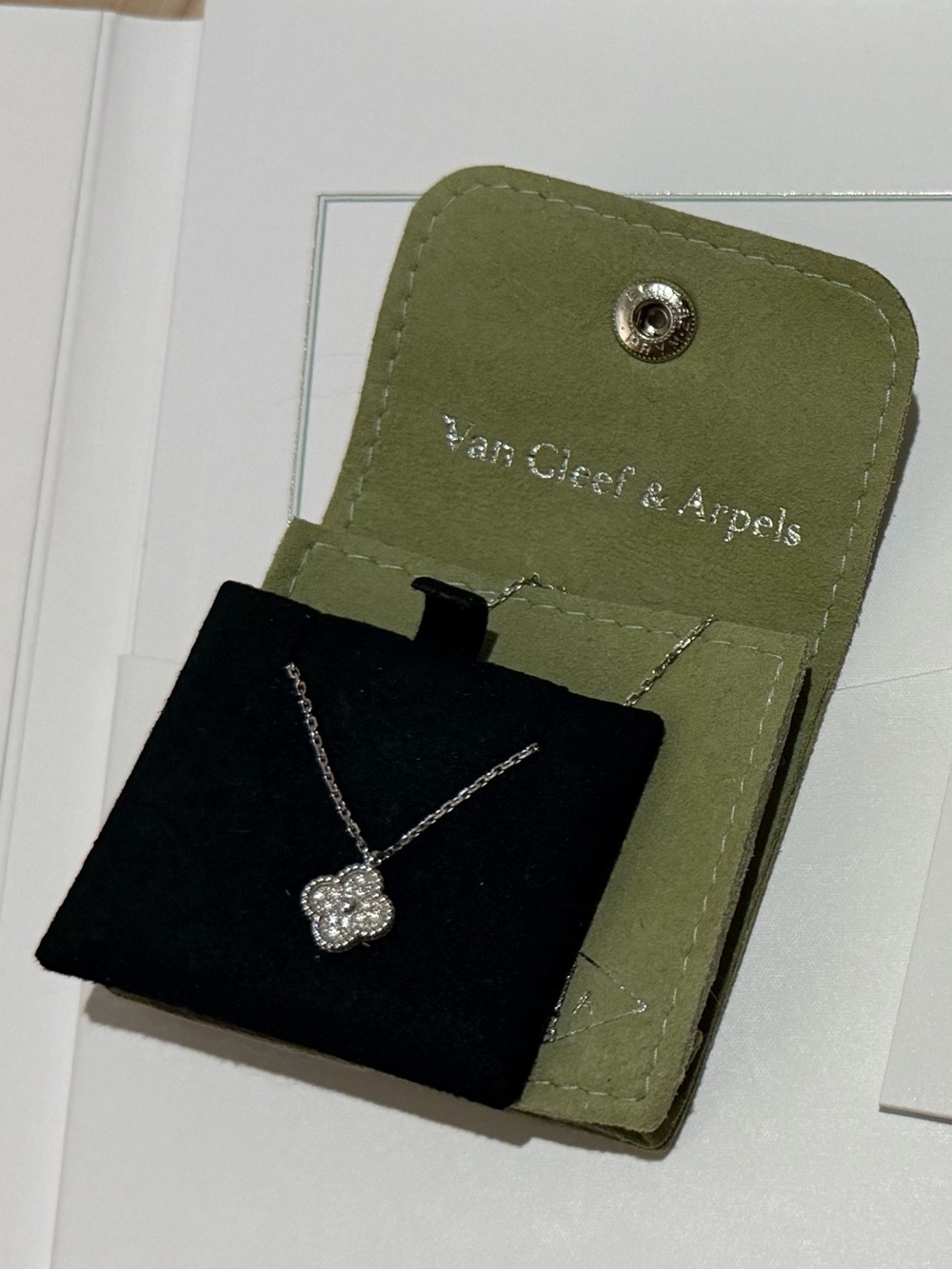 Van Cleef & Arpels Diamond sweet Alhambra Necklace 18k white gold